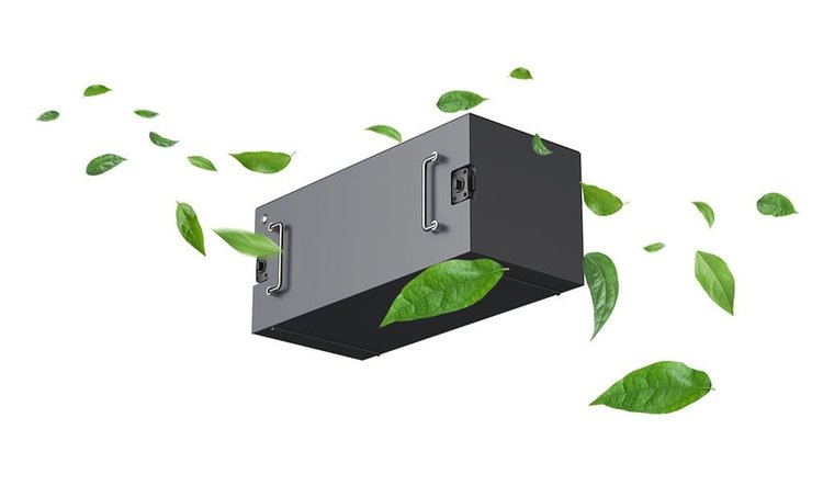 emaldo-battery-power-box-with-leafs-around-it